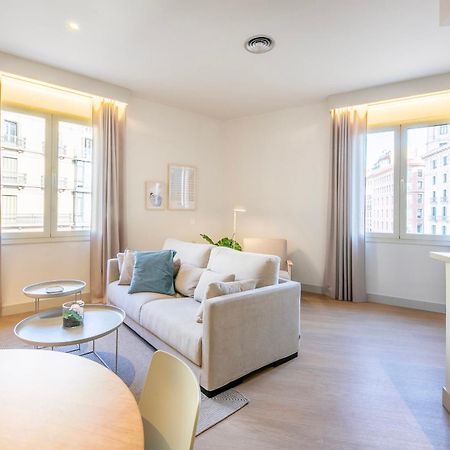 Fisa Rentals Ramblas Apartments Барселона Экстерьер фото