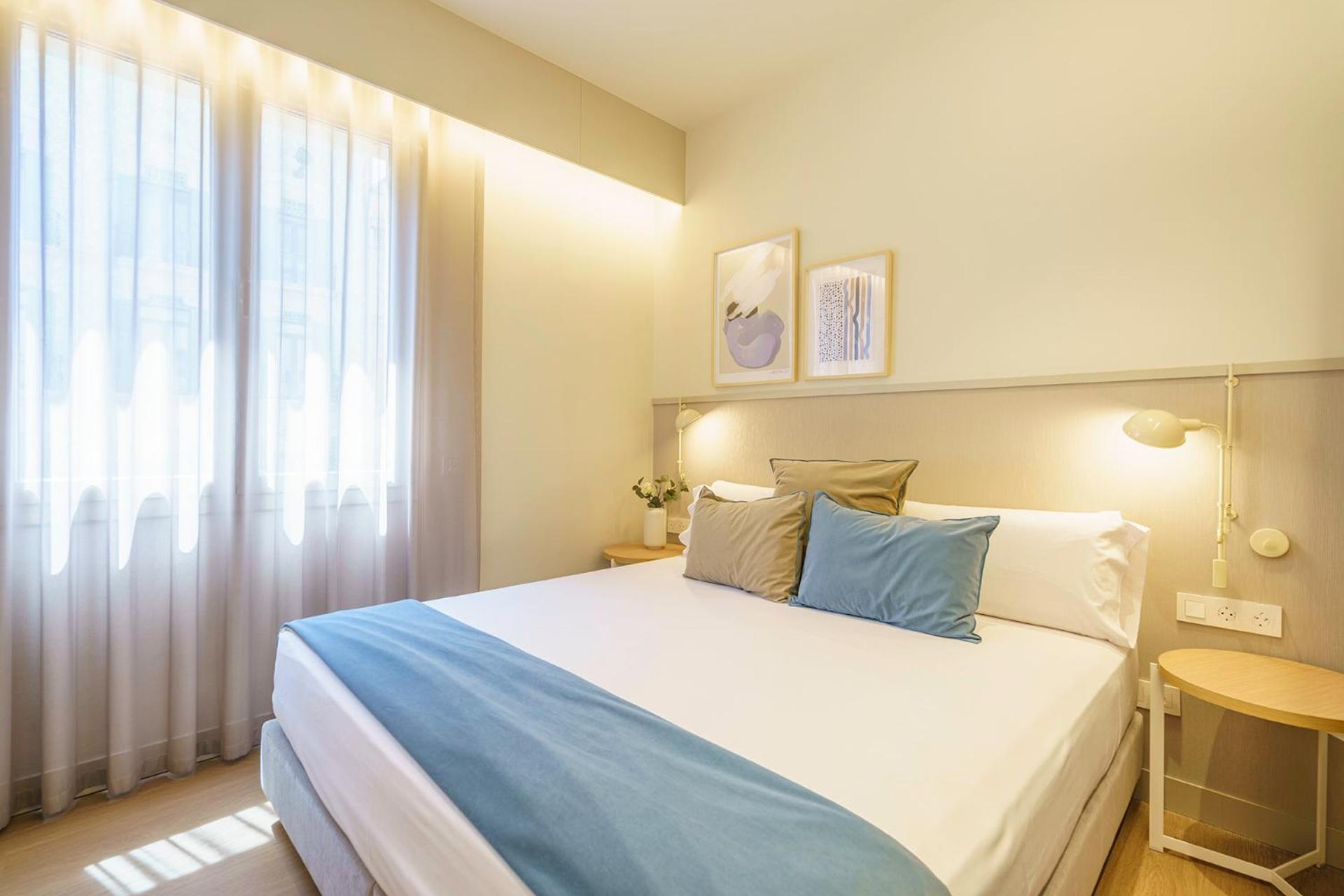 Fisa Rentals Ramblas Apartments Барселона Экстерьер фото