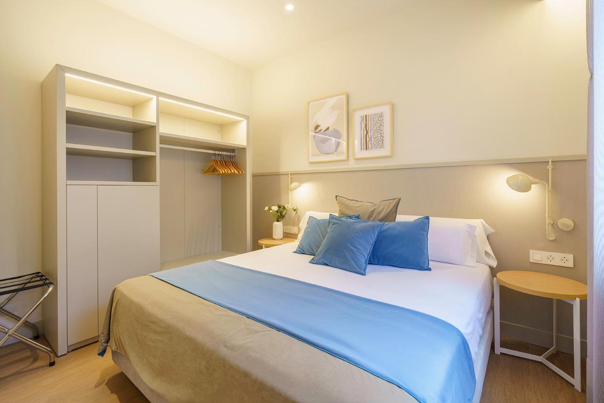 Fisa Rentals Ramblas Apartments Барселона Экстерьер фото