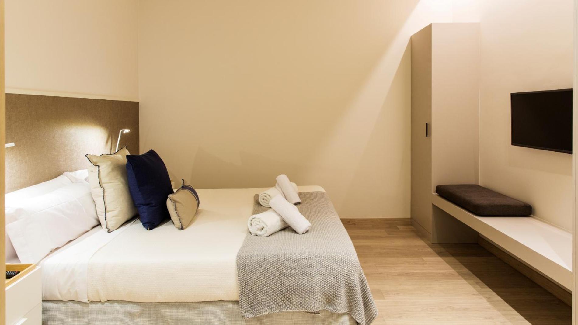 Fisa Rentals Ramblas Apartments Барселона Экстерьер фото