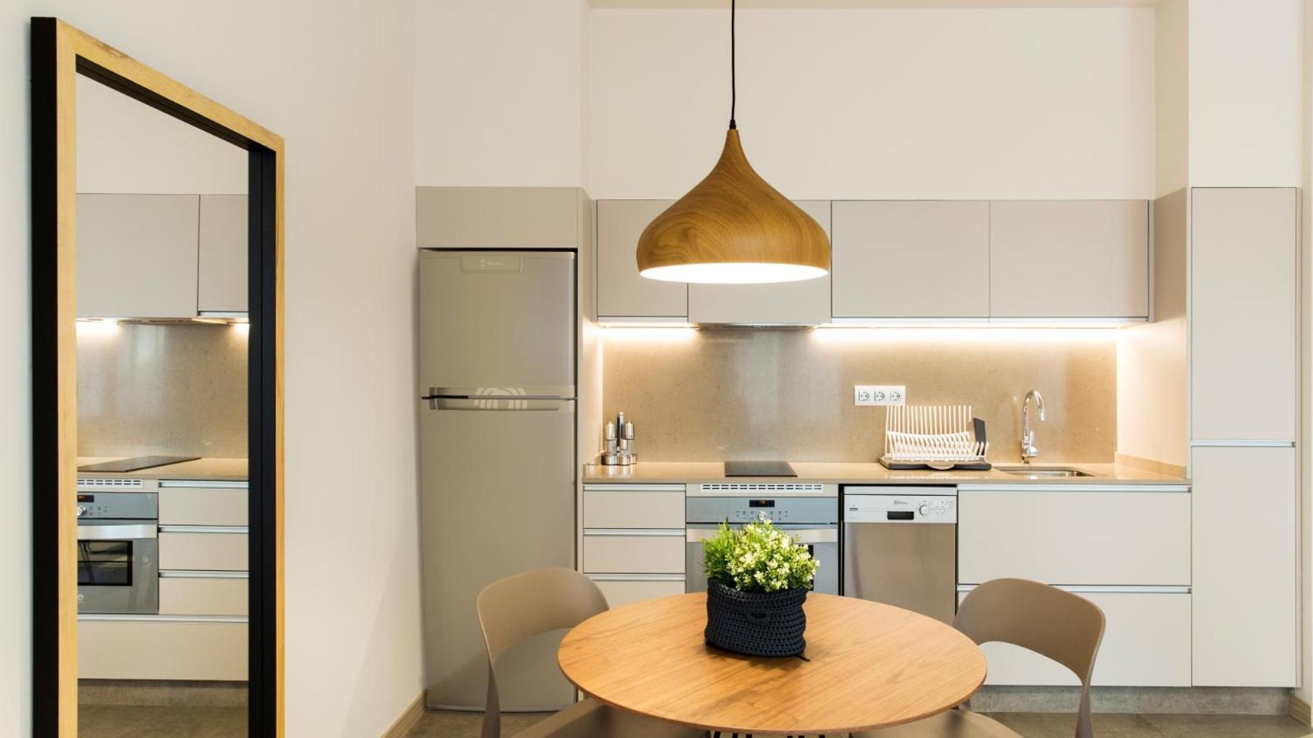 Fisa Rentals Ramblas Apartments Барселона Экстерьер фото