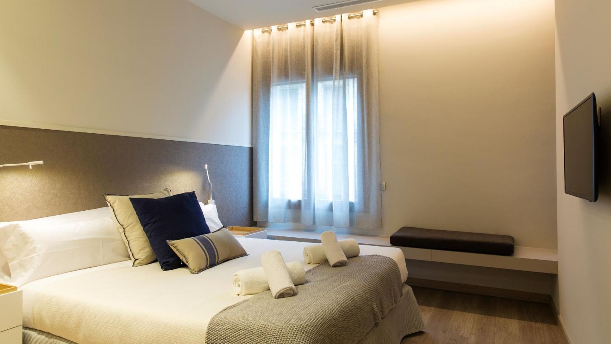 Fisa Rentals Ramblas Apartments Барселона Экстерьер фото